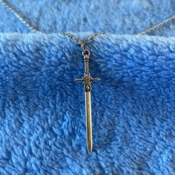 Vintage Viking Style Necklace - Picture 2 of 4